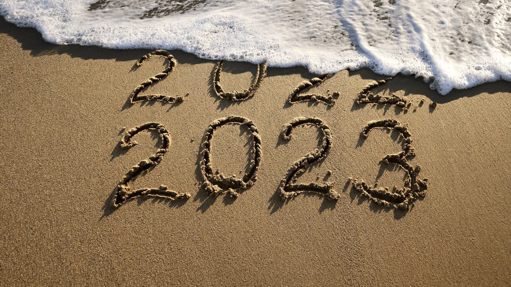 2022 is washed away by the New Year, 2023.